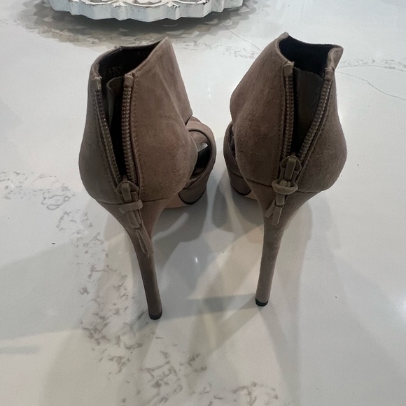 Stuart Whitman suede pumps - Picture 8 of 11